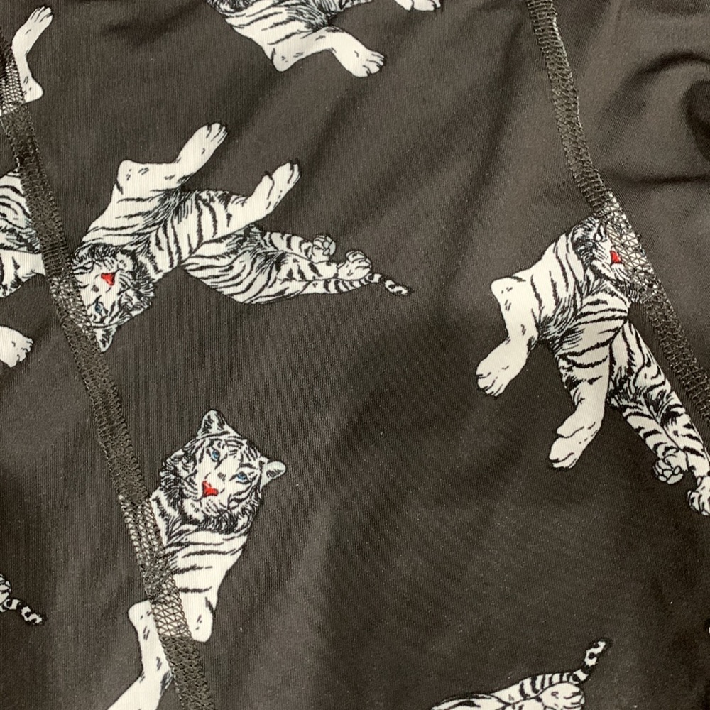 American Eagle tiger all over boxer briefs size: Medium NWOT - Picture 2 of 6